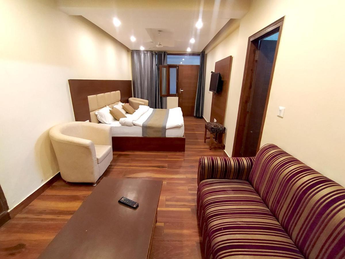 Hotel Samrat, Masuri Exterior foto