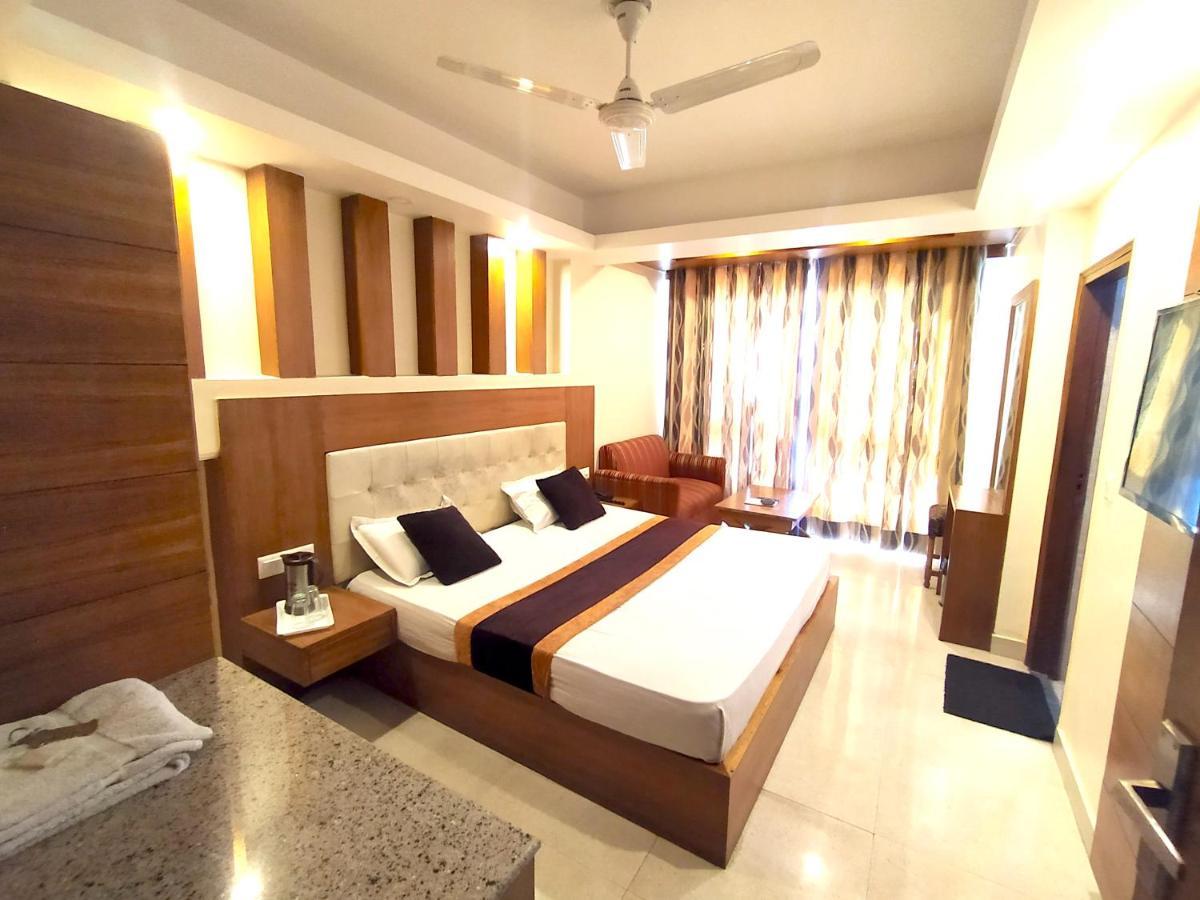 Hotel Samrat, Masuri Exterior foto