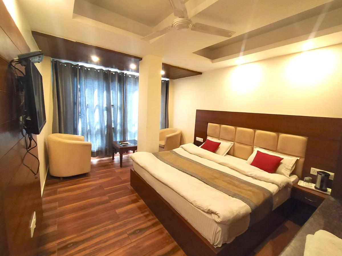 Hotel Samrat, Masuri Exterior foto
